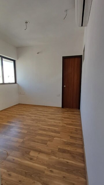 Room in 2 BHK Apartment at Lodha Palava City, Dombivli East – for Rent