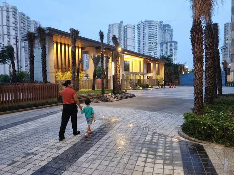 Exterior View, amrapali-silicon-city 2 Bedroom 1180 Sq.Ft. Apartment In Sector 76 Noida 7944007