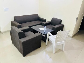 Master Bedroom in 2 BHK Apartment at Amrapali Silicon City, Sector 76 – for Sale