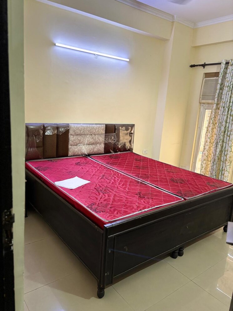 Bedroom, amrapali-silicon-city 2 Bedroom 1180 Sq.Ft. Apartment In Sector 76 Noida 7944015