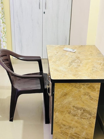Furnished Amenities in 2 BHK Apartment at Amrapali Silicon City, Sector 76 – for Sale