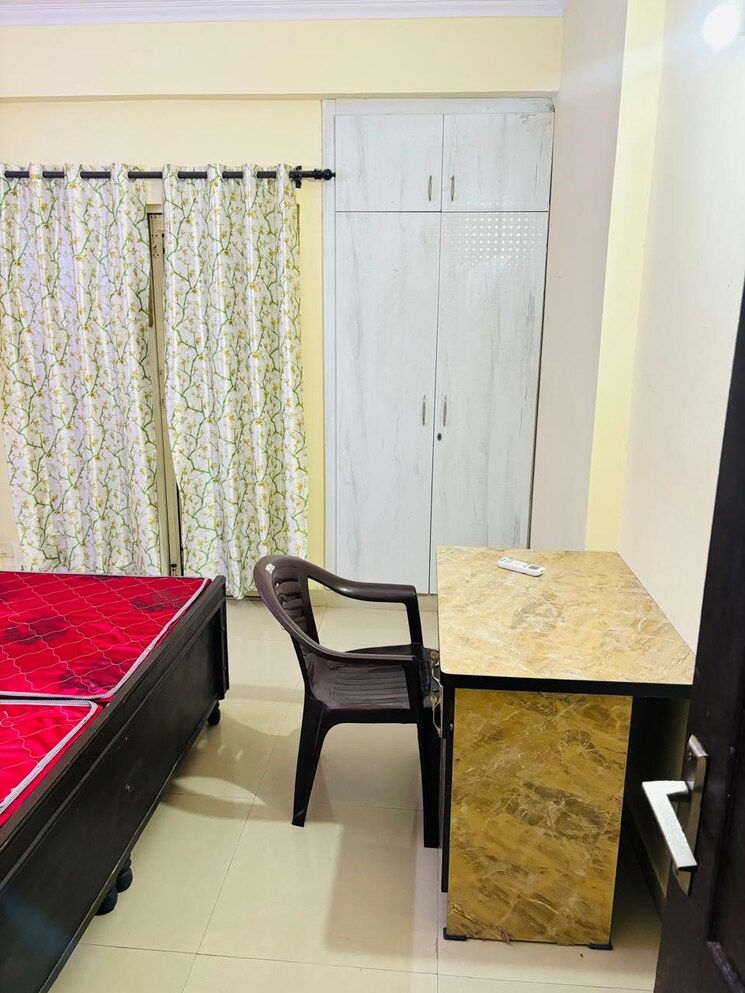 Bedroom, amrapali-silicon-city 2 Bedroom 1075 Sq.Ft. Apartment In Sector 76 Noida 7944034