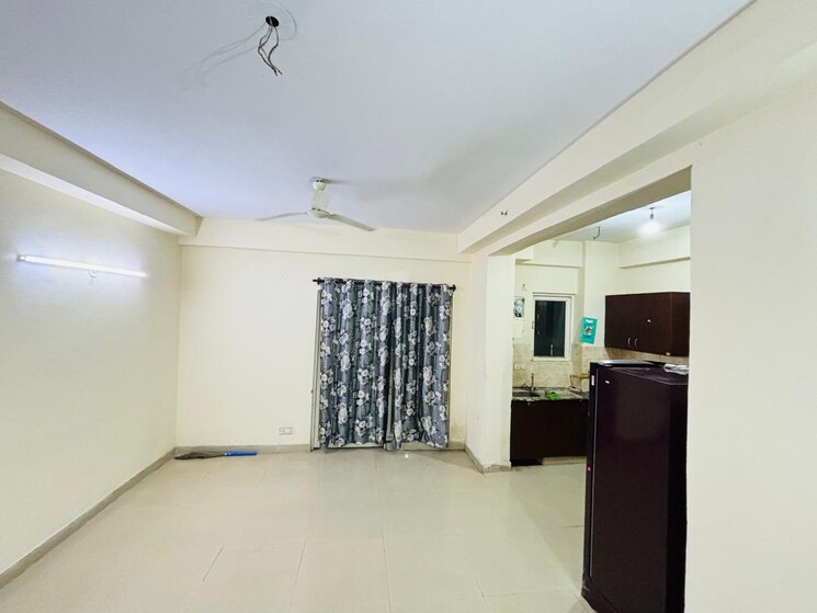 Living Room, amrapali-silicon-city 2 Bedroom 1075 Sq.Ft. Apartment In Sector 76 Noida 7944034