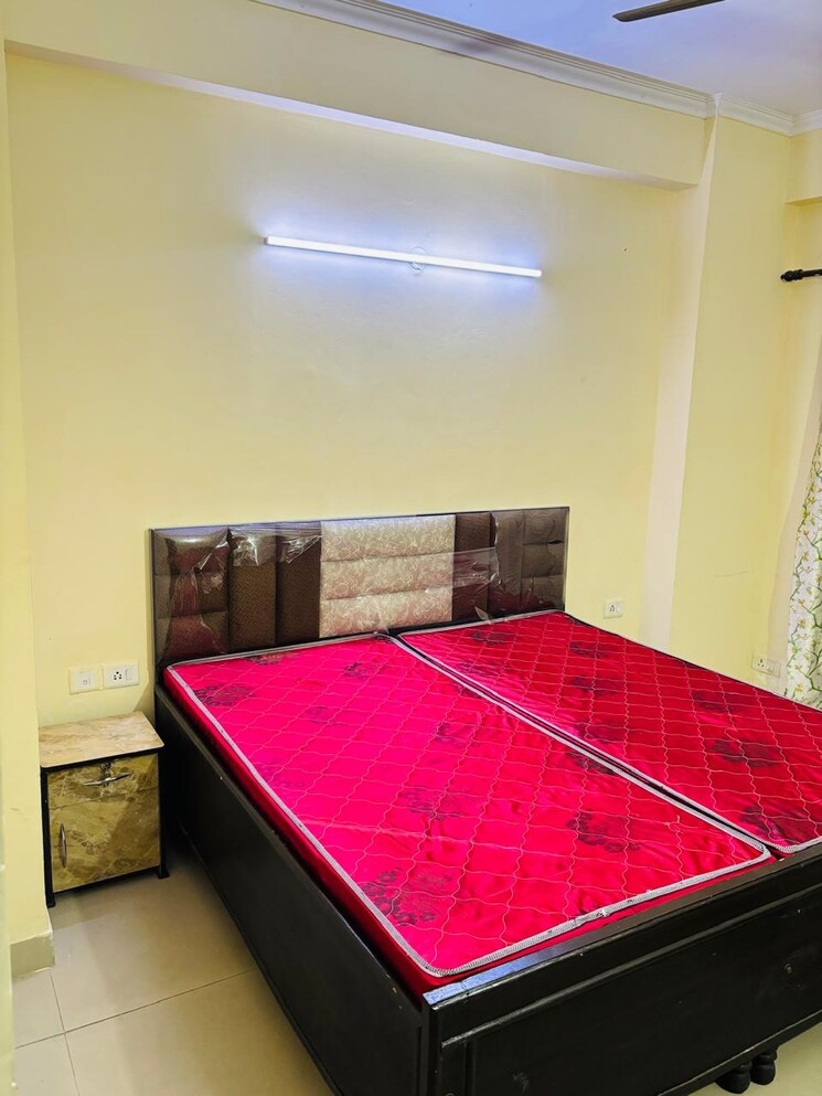 Bedroom, amrapali-silicon-city 2 Bedroom 1075 Sq.Ft. Apartment In Sector 76 Noida 7944034