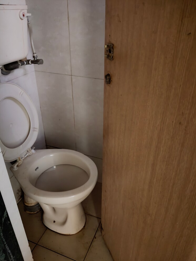 Bathroom, daya-sarita 1 Bedroom 600 Sq.Ft. Apartment In Gokuldham Colony Mumbai 7944053