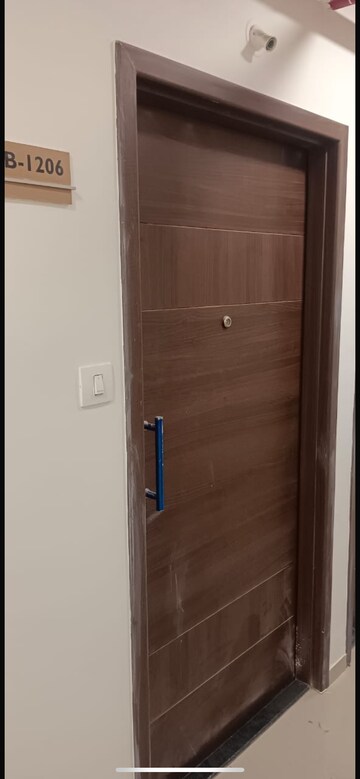 Room in 1 BHK Apartment at JP North Aviva, Mira Road – for Rent