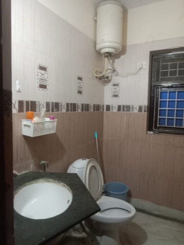 Bathroom in 3 BHK Builder Floor at Uppal Southend, Sector 49 – for Rent