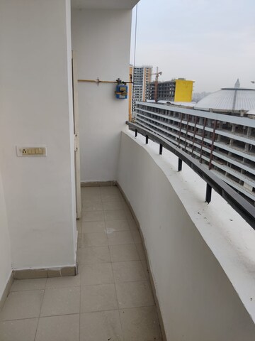 Master Bedroom in 2 BHK Apartment at Amrapali Silicon City, Sector 76 – for Sale