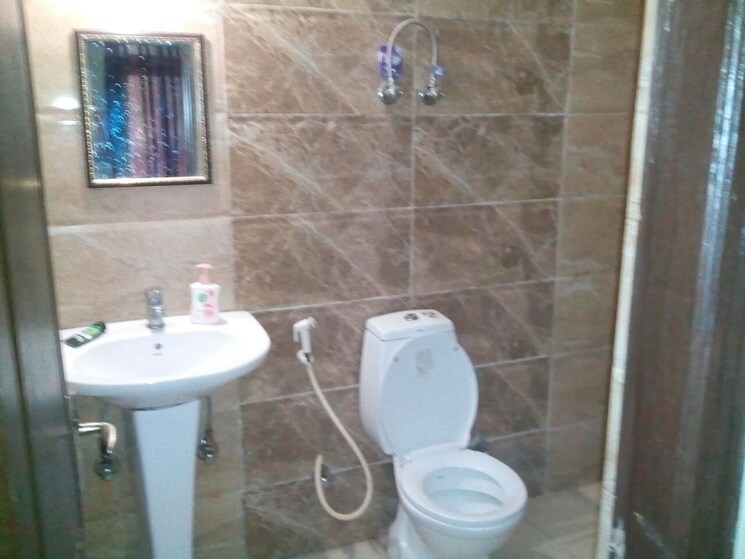 Bathroom, amrapali-silicon-city 2 Bedroom 1180 Sq.Ft. Apartment In Sector 76 Noida 7944086