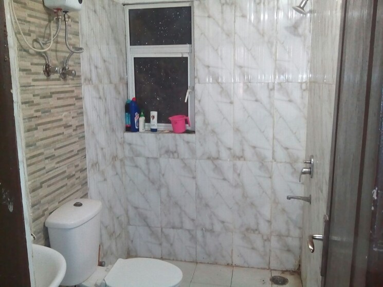 Bathroom, amrapali-silicon-city 2 Bedroom 1180 Sq.Ft. Apartment In Sector 76 Noida 7944086