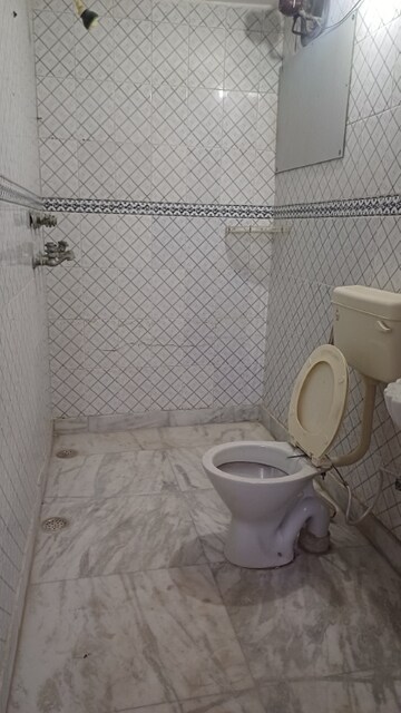 Bathroom in 3 BHK Builder Floor at Sector 28 – for Rent
