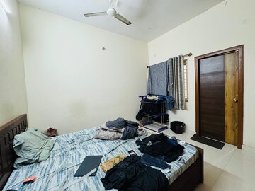 Room in 2 BHK Builder Floor at Hsr Layout – for Rent
