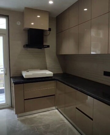 Bathroom in 3 BHK Builder Floor at Dlf Phase I – for Rent