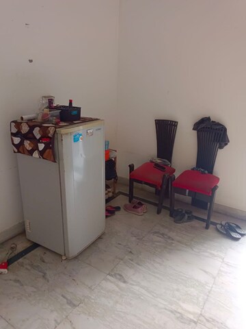 Living Room in 3 BHK Apartment at Sector 50 – for Rent
