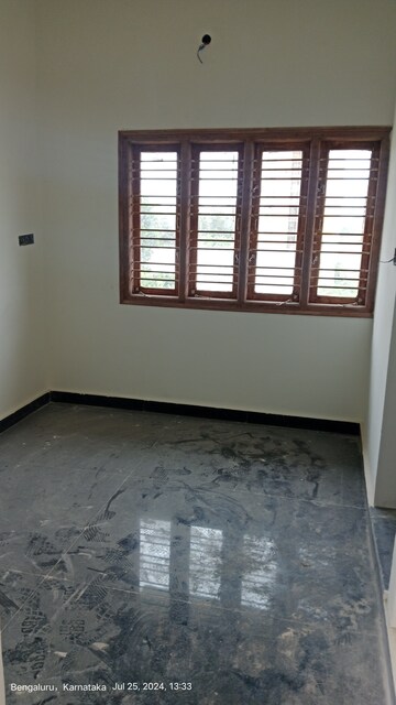 Room in 3 BHK Apartment at Shalimar Garden – for Sale