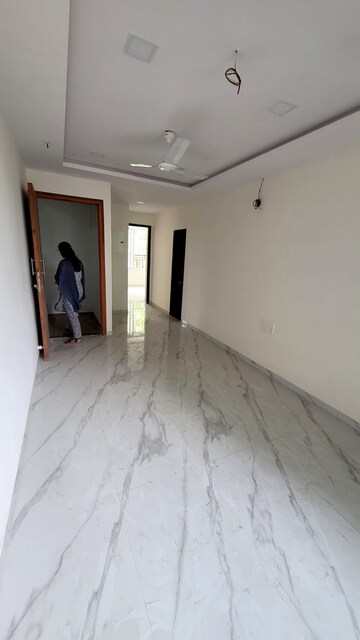 Room in 3 BHK Apartment at Arihant Residency Sion, Sion – for Sale