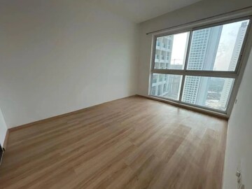 Room in 2 BHK Apartment at Aurum Q Residences, Ghansoli – for Rent