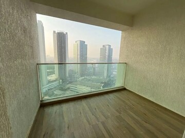 Room in 2 BHK Apartment at Aurum Q Residences, Ghansoli – for Rent