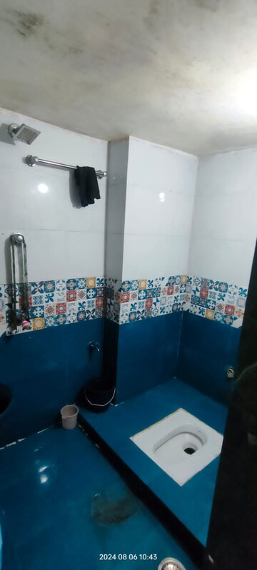 Attached Bathroom in 2 BHK Independent House at Aiman House, Mahanagar – for Rent