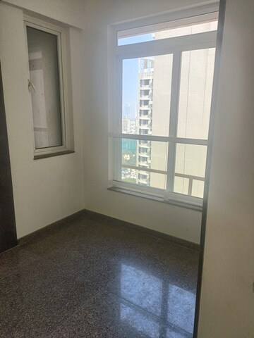 Room in 2 BHK Apartment at Kalpataru Radiance, Goregaon West – for Rent