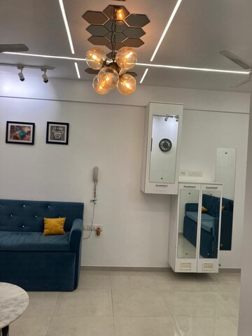 Master Bedroom in 1 BHK Apartment at Sheth Vasant Oasis, Andheri East – for Rent