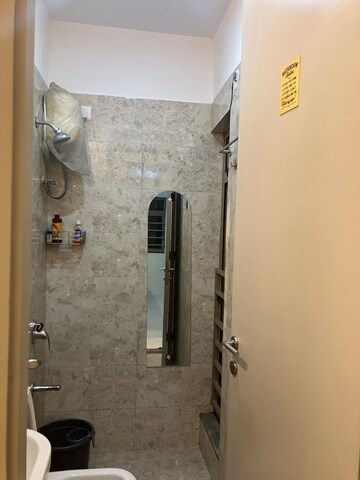 Furnished Amenities in 1 BHK Apartment at Sheth Vasant Oasis, Andheri East – for Rent