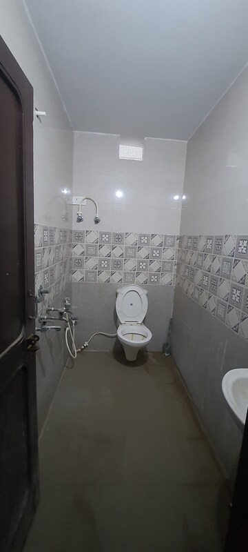 Bathroom in 1.5 BHK Independent House at Sector 7 – for Rent