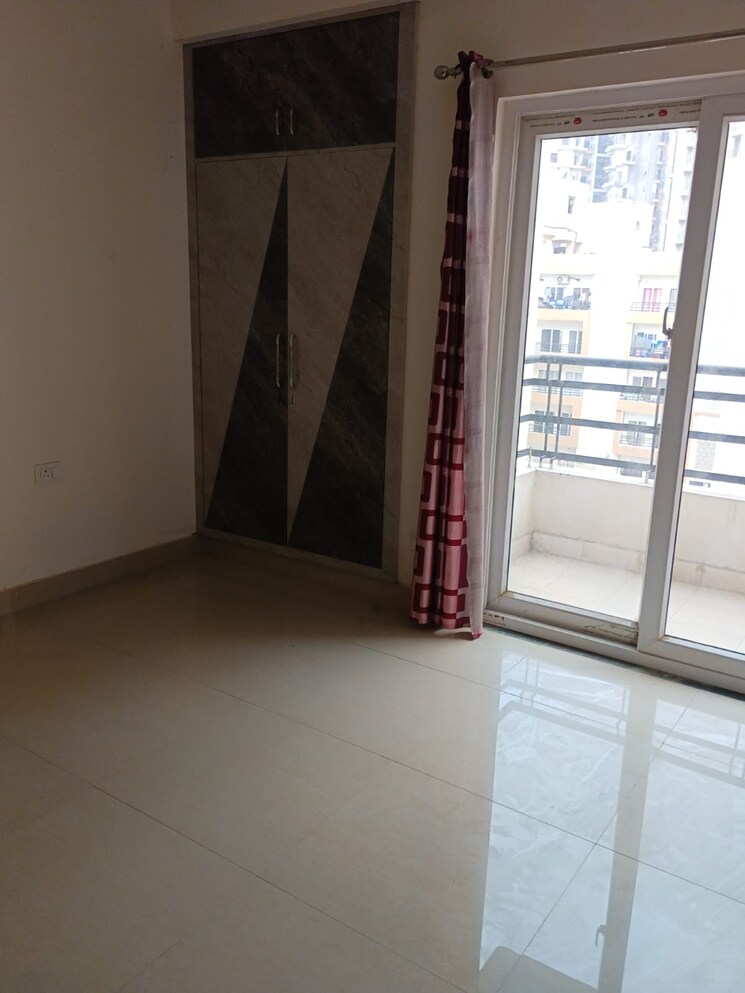 Room, amrapali-centurian-park 2 Bedroom 1055 Sq.Ft. Apartment In Amrapali Dream Valley Greater Noida 7944915