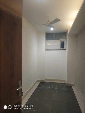 Room in 4 BHK Builder Floor at Sector 55 – for Sale