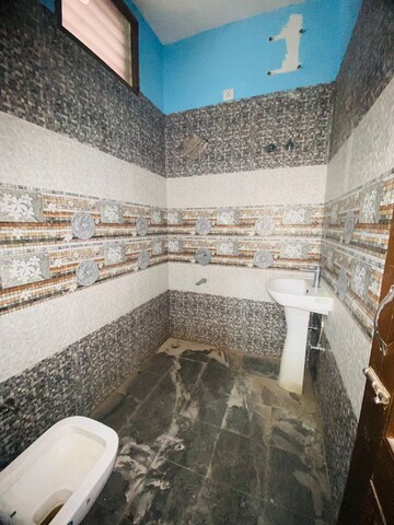 Bedroom in 2 BHK Apartment at Sector 123 – for Rent