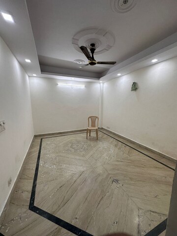 Room in 1 BHK Builder Floor at Ignou Road – for Rent