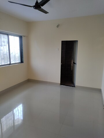 Room in 2 BHK Apartment at Sai Darshan CHS Goregaon, Goregaon West – for Rent