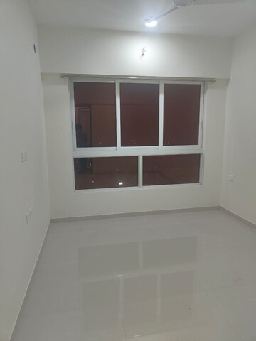 Room in 3 BHK Apartment at Wadhwa TW Gardens, Kandivali East – for Rent