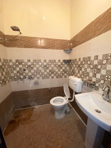 Bathroom in 1 BHK Builder Floor at Sunny Enclave – for Rent