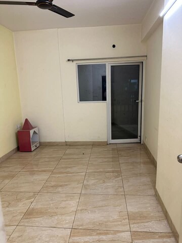 Room in 3 BHK Apartment at SKA Greenarch, Sector 16b Greater Noida – for Sale