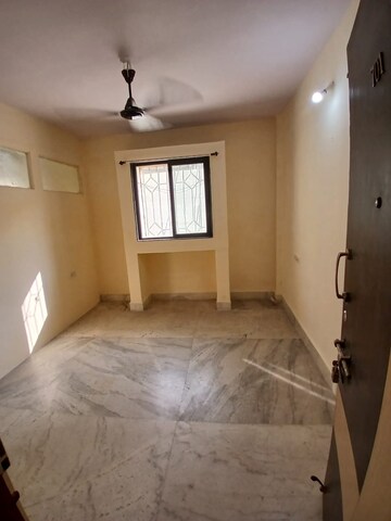 Room in 1.5 BHK Apartment at Mantri Park, Goregaon East – for Sale