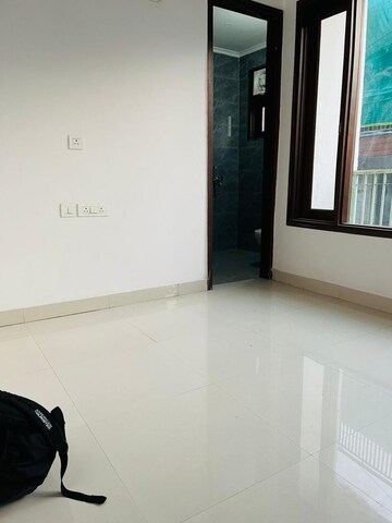 Room in 2 BHK Builder Floor at Neb Sarai – for Rent