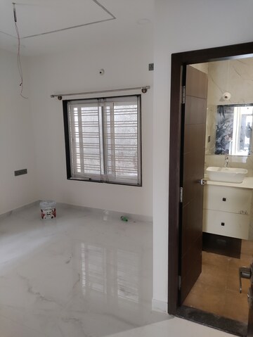 Master Bedroom in 2 BHK Builder Floor at Basaveshwara Nagar – for Rent