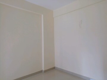 Room in 2 BHK Apartment at Adore Happy Homes Grand, Sector 85 – for Sale