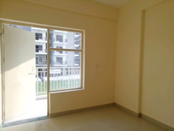 Room in 2 BHK Apartment at Adore Happy Homes Grand, Sector 85 – for Sale