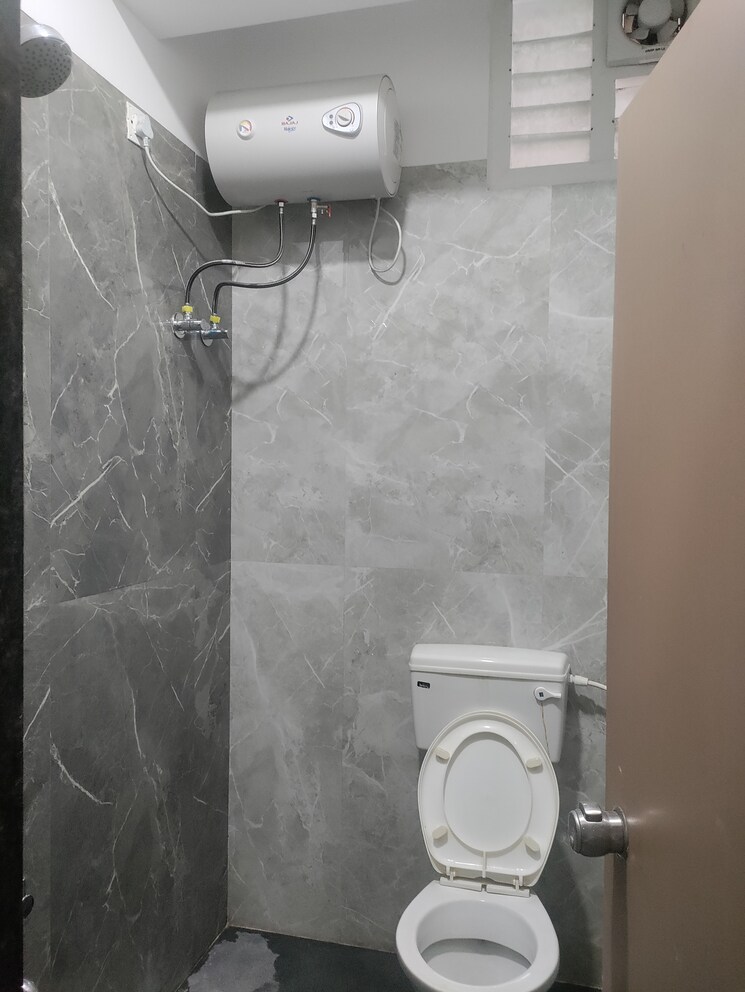 Bathroom, basaveshwara nagar 2 Bedroom 1200 Sq.Ft. Builder Floor In Basaveshwara Nagar Bangalore 7945280