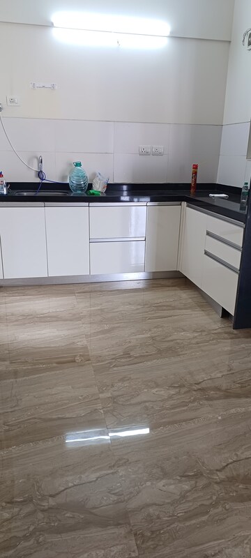 Room in 2 BHK Apartment at VTP Solitarie, Baner – for Rent