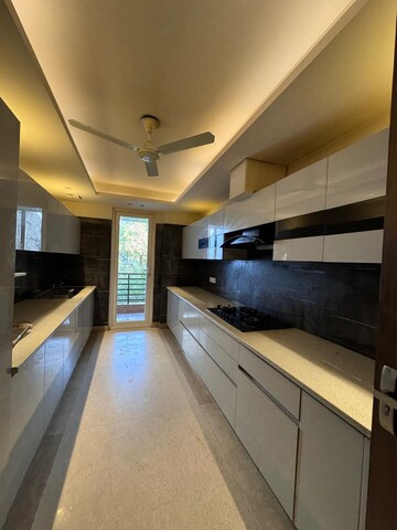 Kitchen in 4 BHK Builder Floor at DLF Building 10, Dlf Phase ii – for Rent