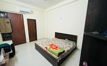 Plot For Sale in Hauz Khas