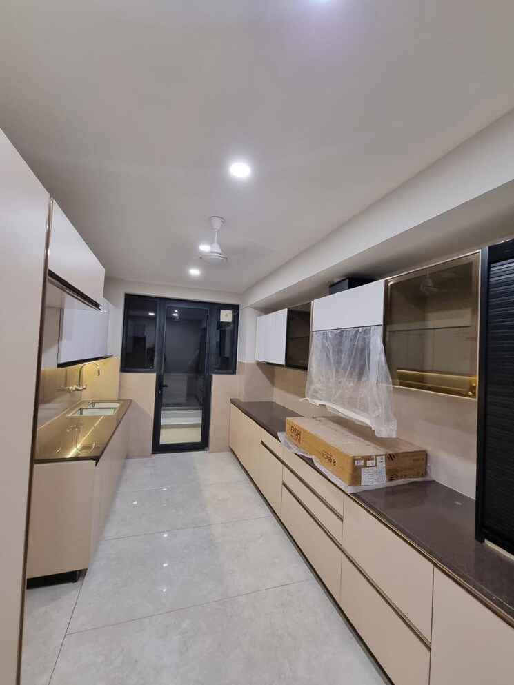 Kitchen, dlf-city-phase-v 4 Bedroom 270 Sq.Yd. Builder Floor In Dlf Phase V Gurgaon 7945369