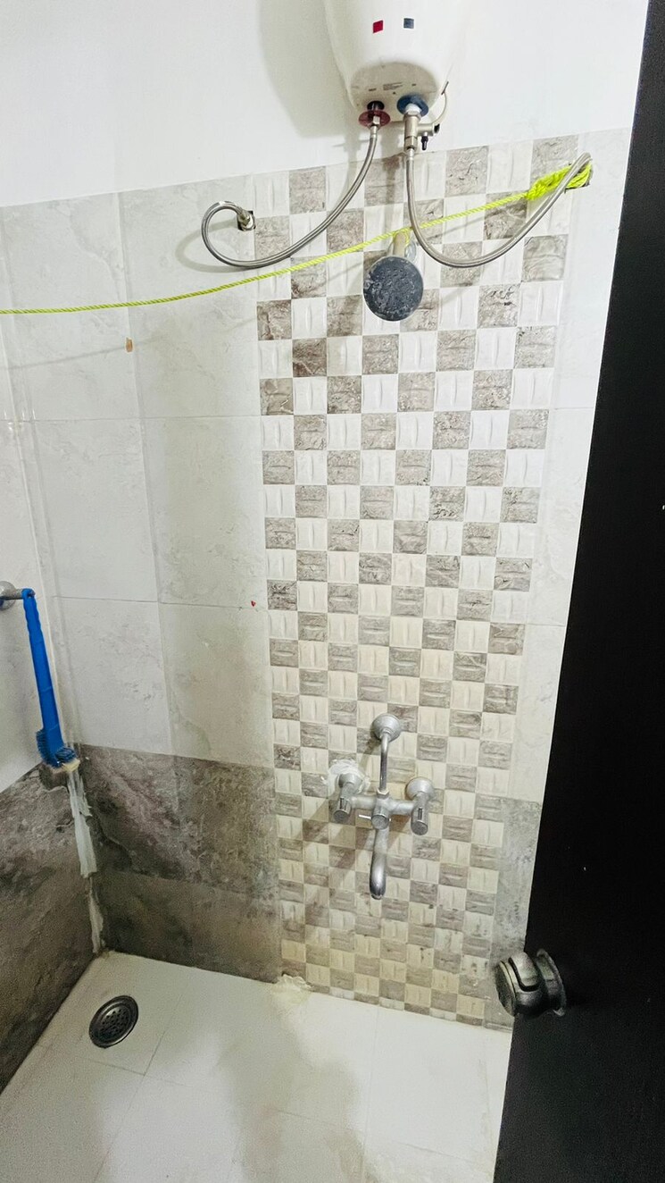 Bathroom, rose-castle 1 Bedroom 548 Sq.Ft. Apartment In Moshi Pune 7945378