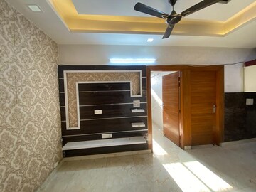 Furnished Amenities in 2 BHK Builder Floor at Niti Khand – for Rent