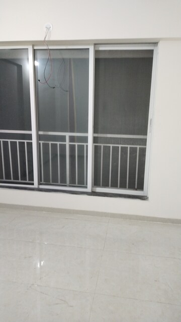 Room in 2 BHK Apartment at Kurla East – for Rent
