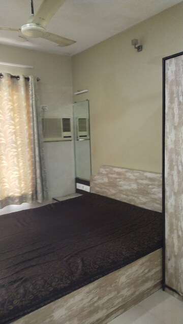 Room in 2 BHK Apartment at Kurla East – for Rent