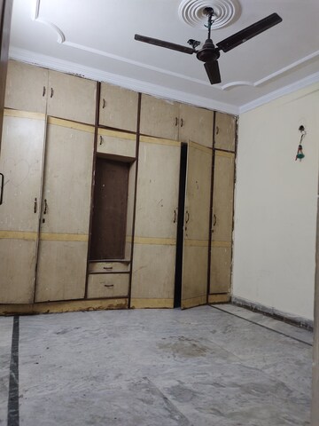 Furnished Amenities in 1 BHK Builder Floor at East Of Kailash – for Rent